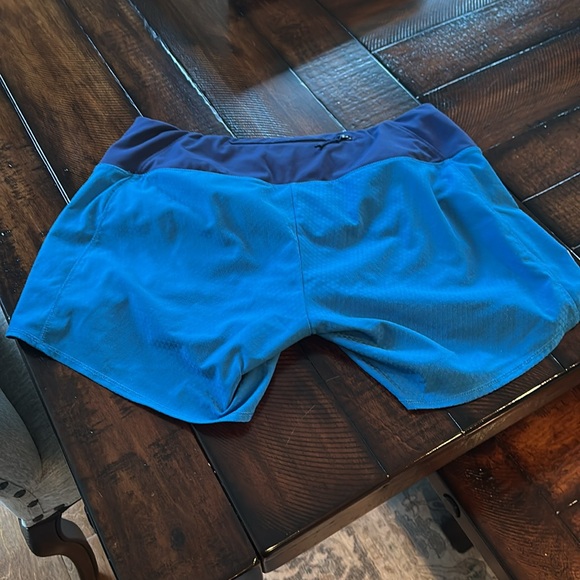 Oiselle Long Roga shorts (6 inch) - Size 8 - Picture 4 of 6